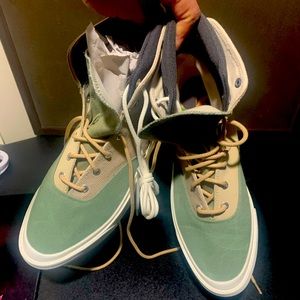 High top converse. Brand new. SIZE 11.